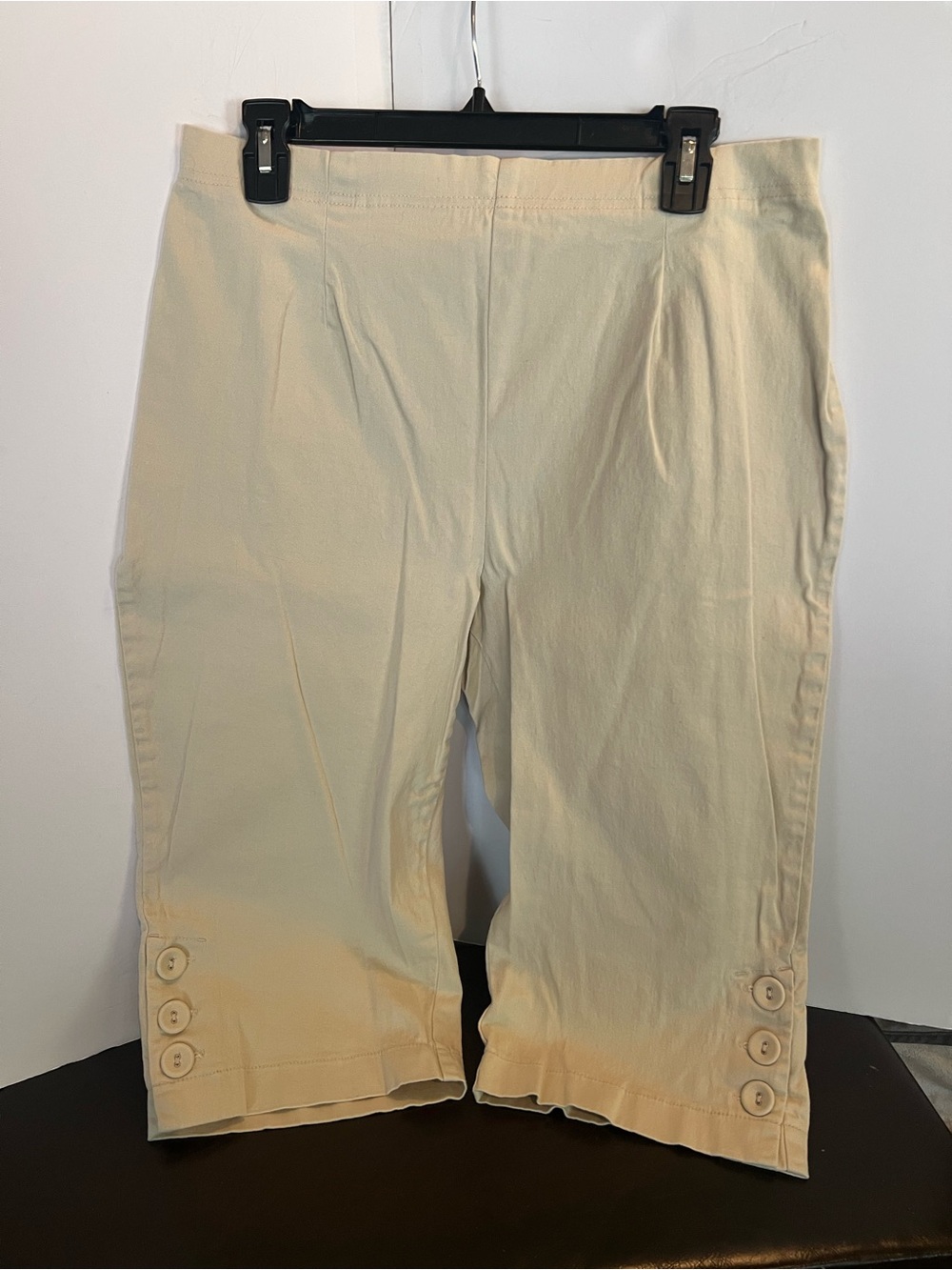 Denim&Co Cream Button-Hem Capri Pants